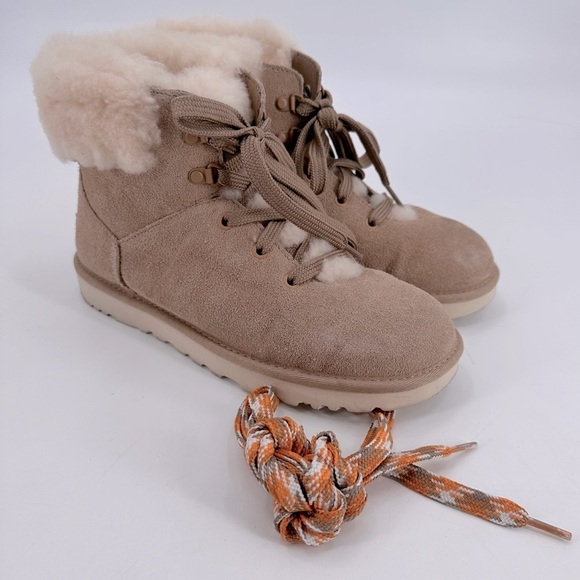 UGG Classic Alpine Lace Up Shearling Boots Women’s Size 8 - Picture 1 of 7